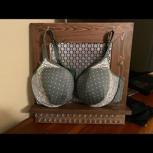 Cacique/Lane Bryant bra, 46DD, green / white lace